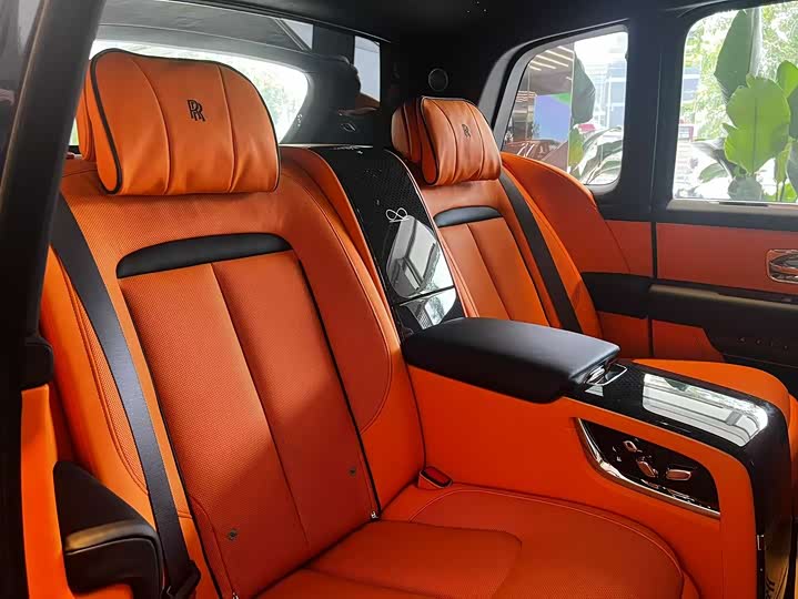 Фото 5 - Rolls-Royce Cullinan