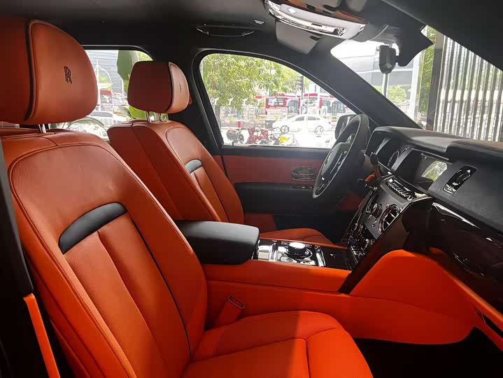 Фото 7 - Rolls-Royce Cullinan