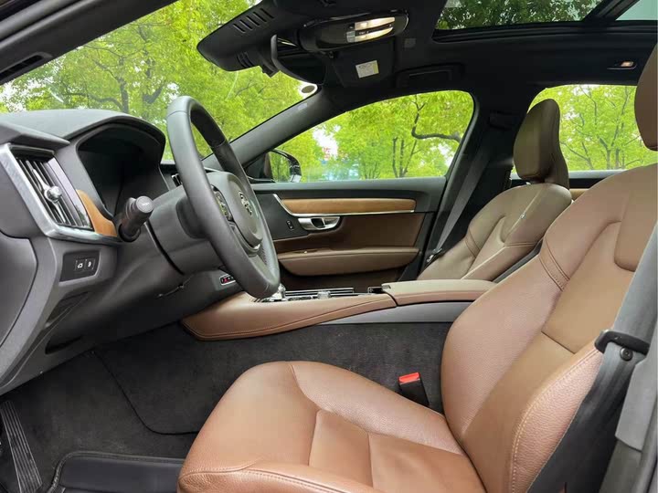 Фото 10 - Volvo S90 Hybrid