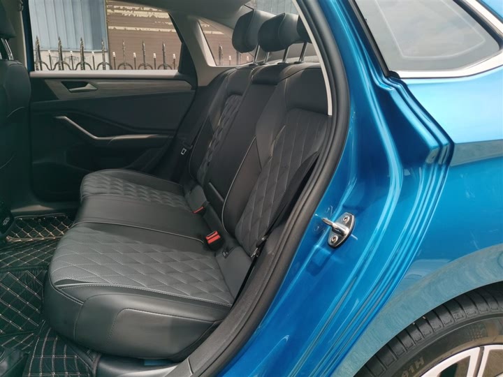 Фото 17 - Volkswagen Sagitar L