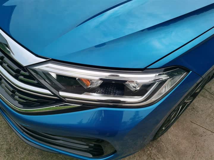 Фото 24 - Volkswagen Sagitar L