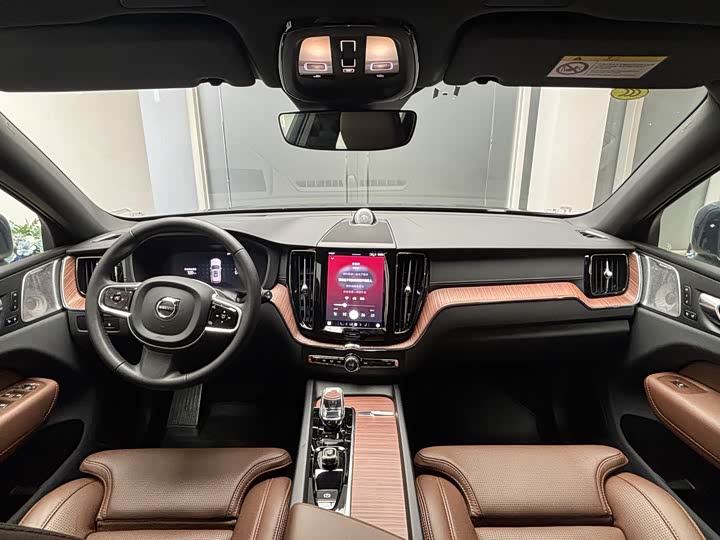 Фото 12 - Volvo XC60 Hybrid