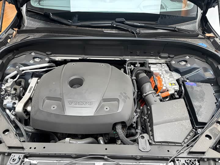 Фото 18 - Volvo XC60 Hybrid