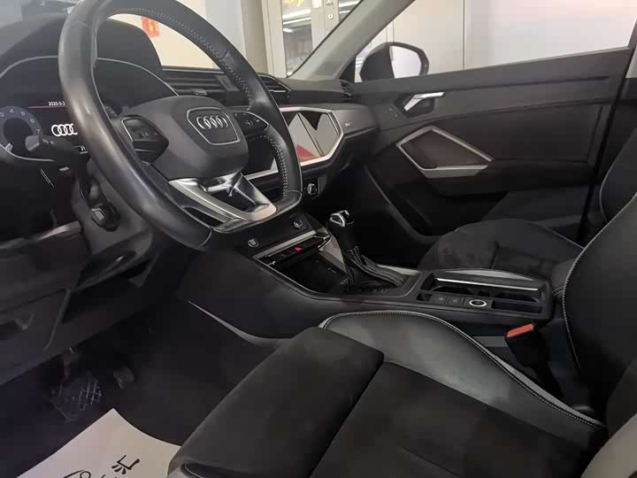 Фото 2 - Audi Q3