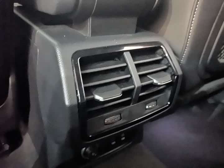 Фото 6 - Audi Q3