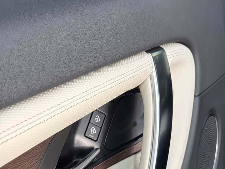 Фото 12 - Land Rover Discovery Sport