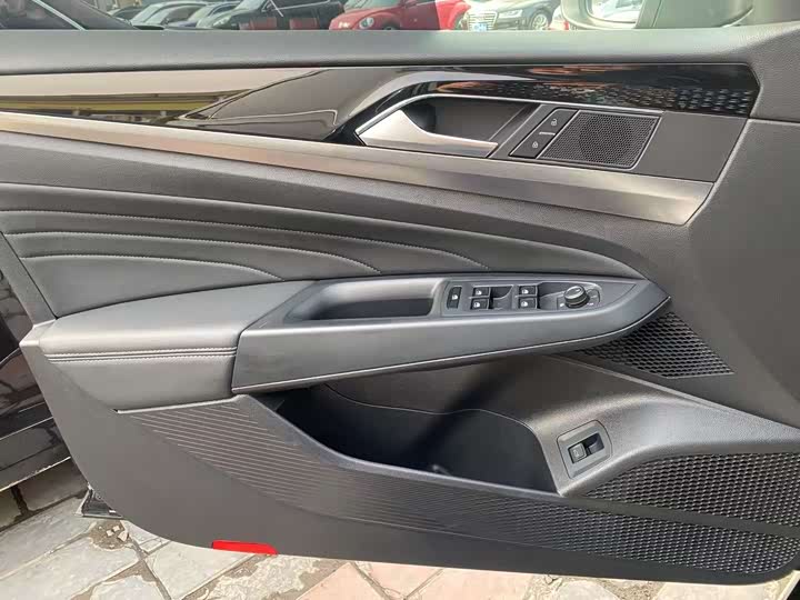 Фото 6 - Volkswagen Passat