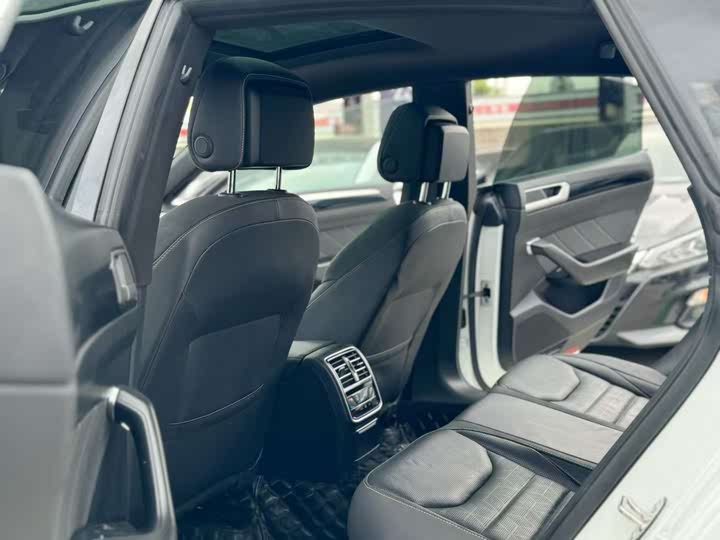 Фото 7 - Volkswagen CC