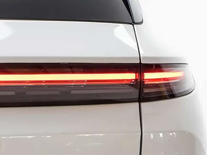 Фото 7 - LiXiang L7