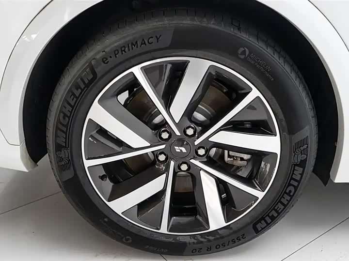 Фото 8 - LiXiang L7