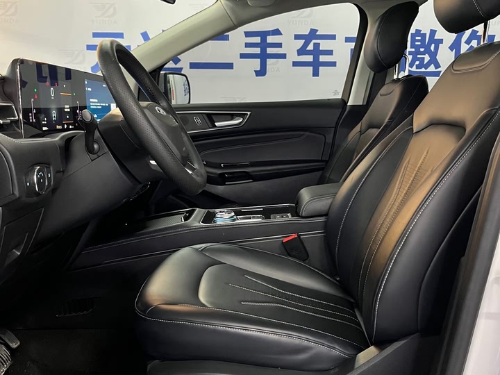 Фото 10 - Ford Edge