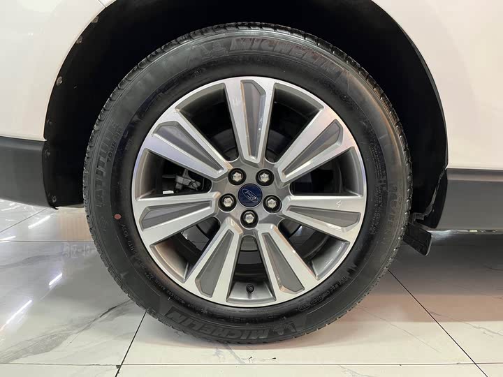 Фото 7 - Ford Edge