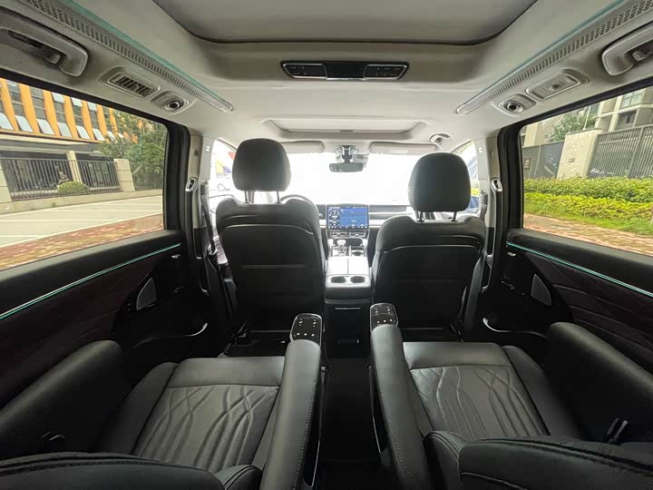 Фото 11 - GAC Trumpchi M8