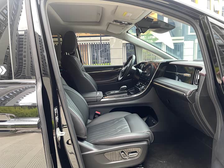 Фото 13 - GAC Trumpchi M8