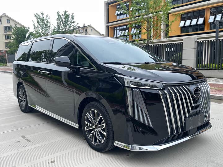 Фото 3 - GAC Trumpchi M8