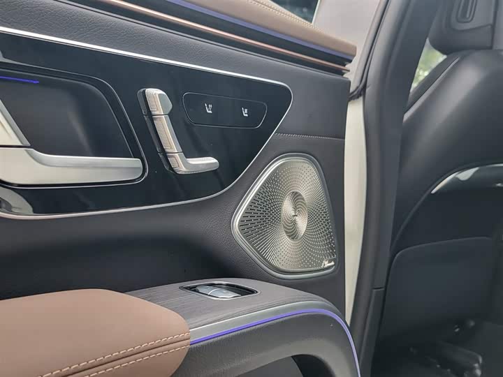 Фото 16 - Mercedes-Benz EQS