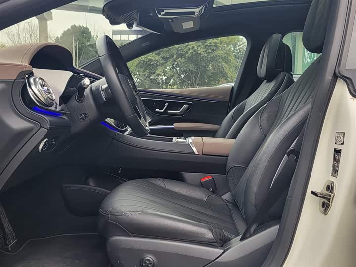 Фото 18 - Mercedes-Benz EQS