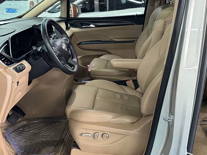 Фото 2 - Buick GL8 ES