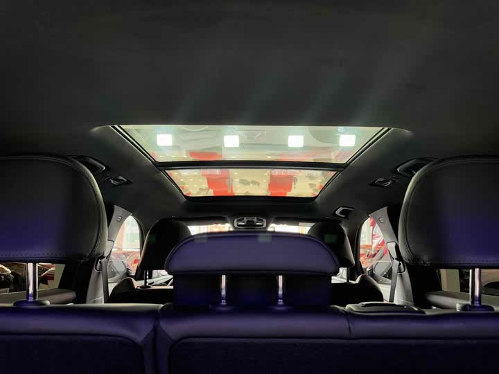 Фото 16 - Geely Monjaro