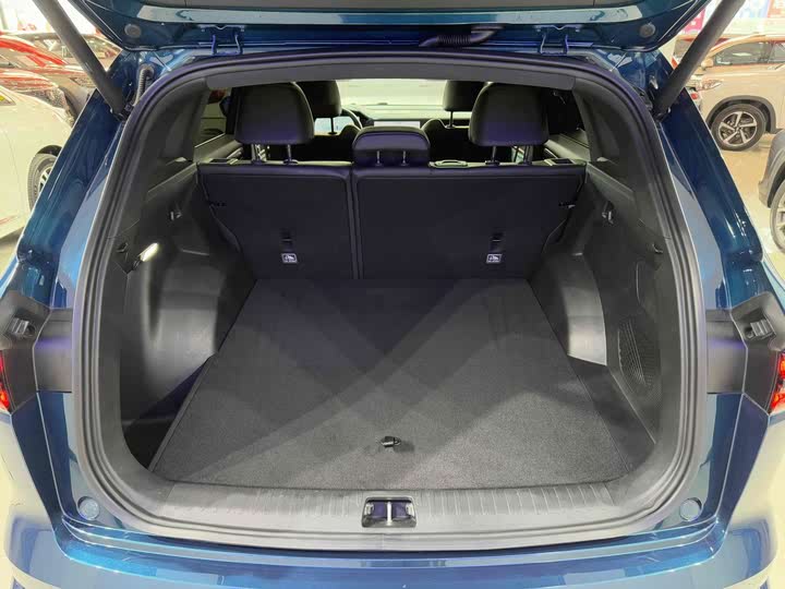 Фото 17 - Geely Monjaro