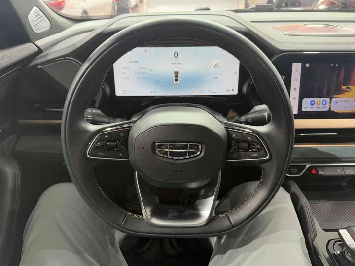 Фото 6 - Geely Monjaro