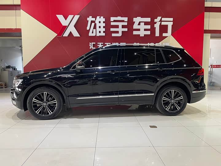 Фото 3 - Volkswagen Tiguan L Pro