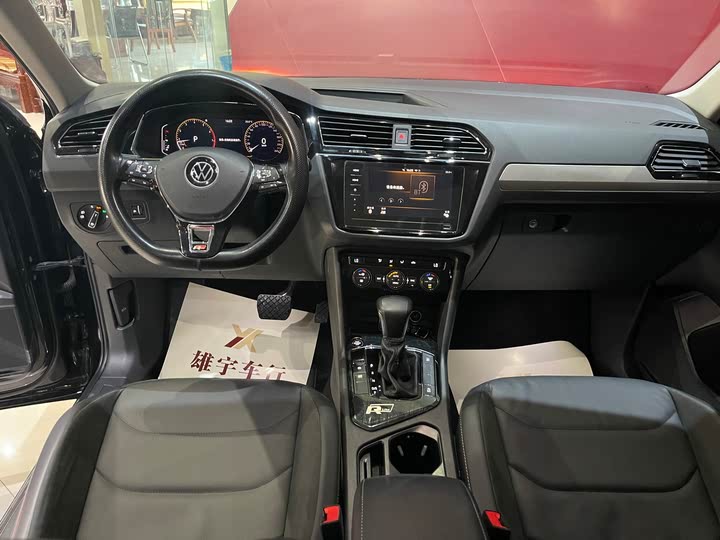 Фото 9 - Volkswagen Tiguan L Pro