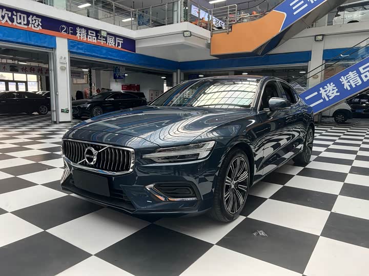 Фото 1 - Volvo S60