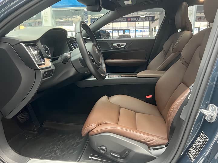 Фото 10 - Volvo S60