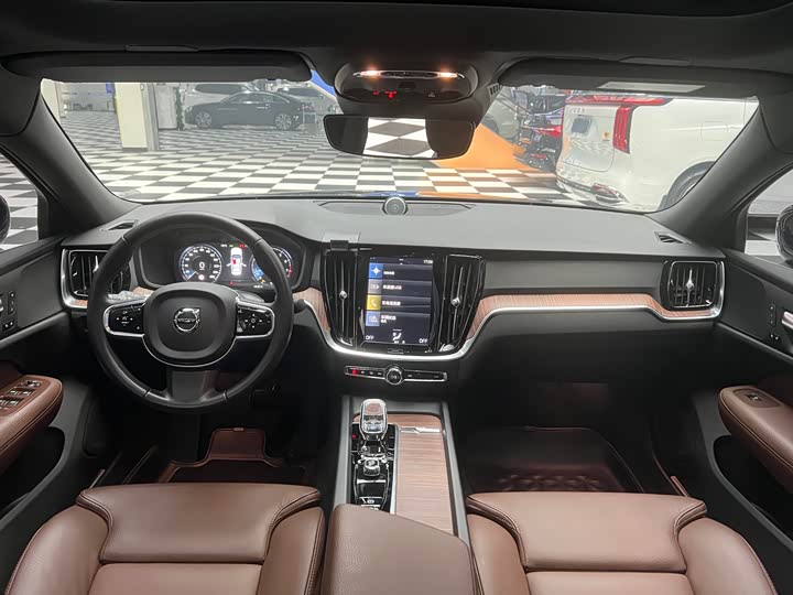 Фото 14 - Volvo S60