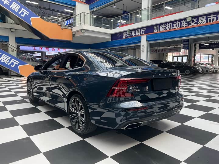 Фото 5 - Volvo S60