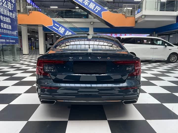 Фото 6 - Volvo S60