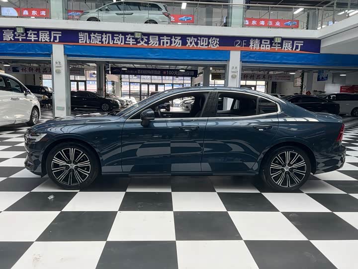 Фото 8 - Volvo S60