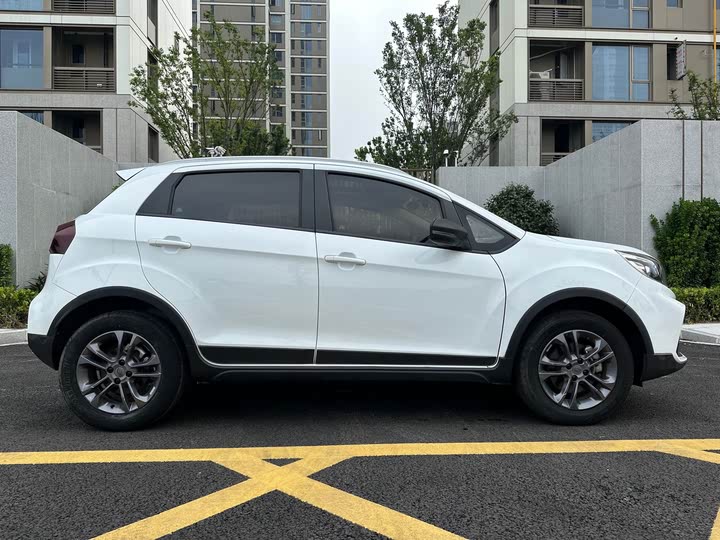 Фото 4 - Geely Vision X3