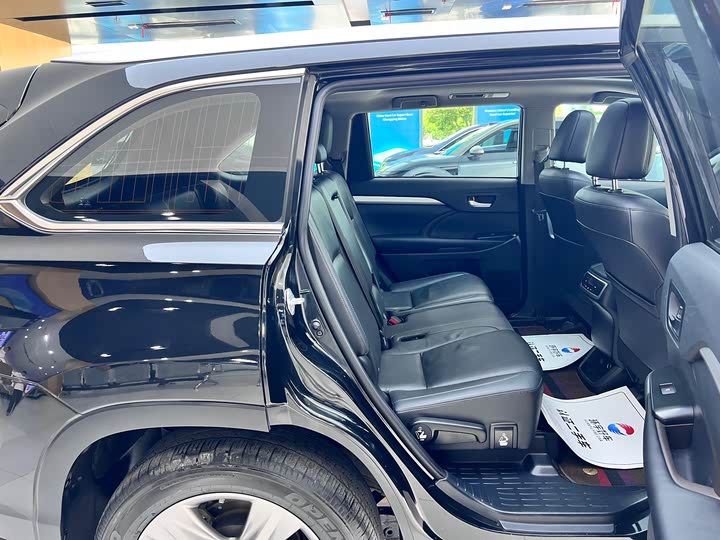 Фото 25 - Toyota Highlander