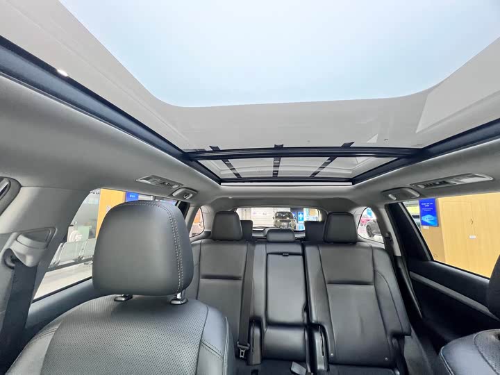 Фото 26 - Toyota Highlander