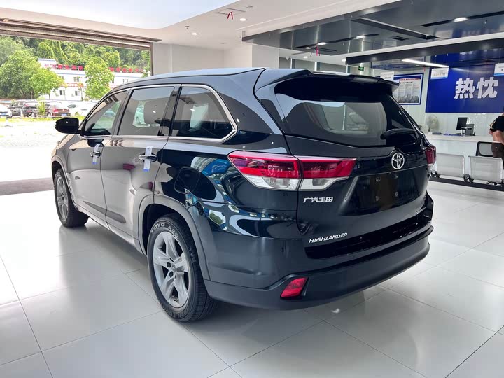 Фото 6 - Toyota Highlander