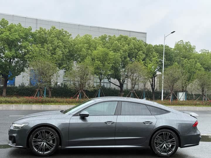 Фото 3 - Audi A7