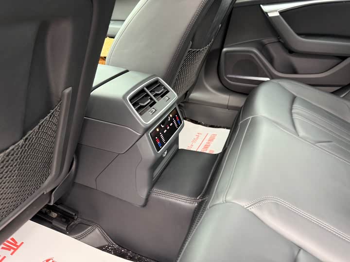 Фото 9 - Audi A7