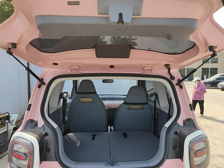 Фото 19 - Bestune Pony