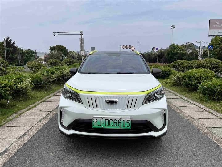 Фото 2 - Geely Geometry EX3