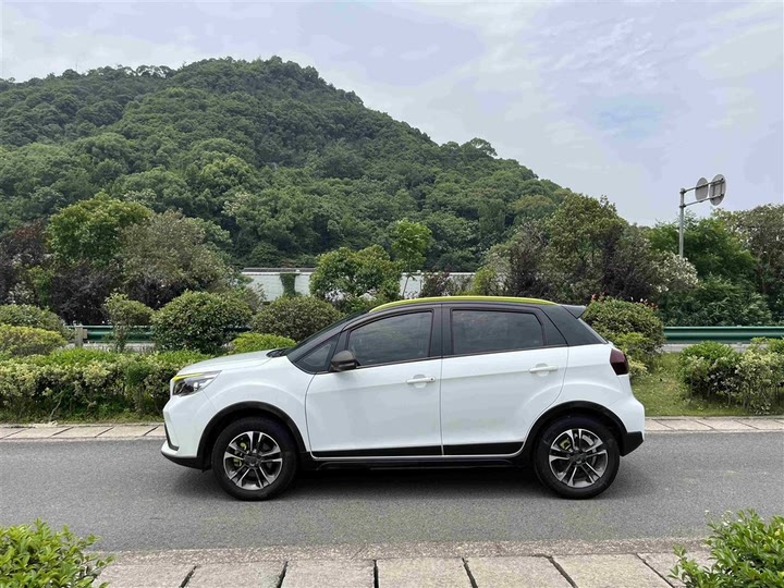 Фото 4 - Geely Geometry EX3