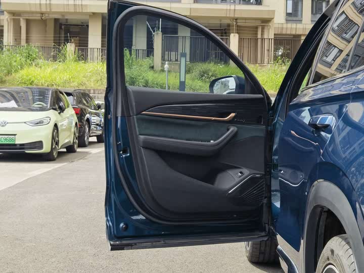 Фото 12 - Geely Monjaro