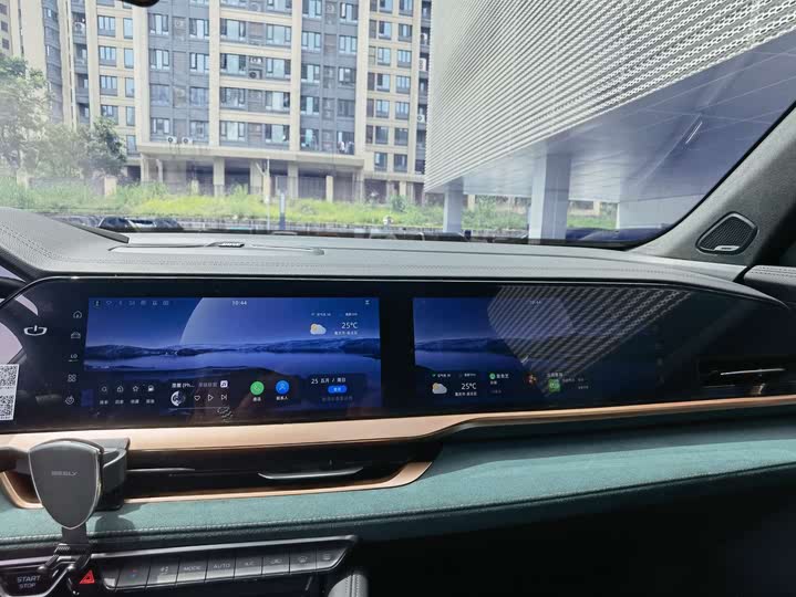 Фото 16 - Geely Monjaro