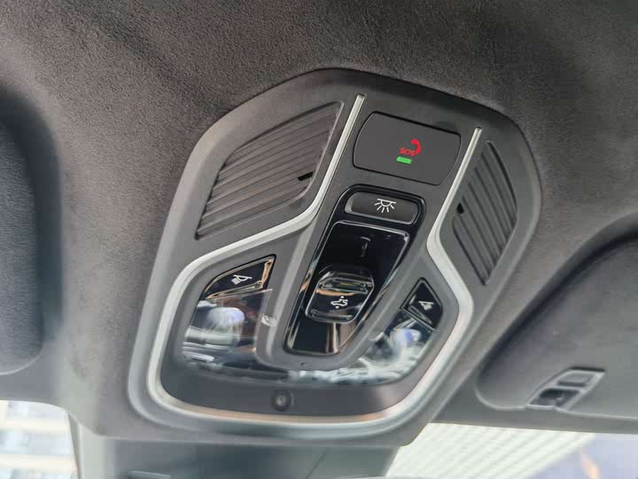 Фото 18 - Geely Monjaro