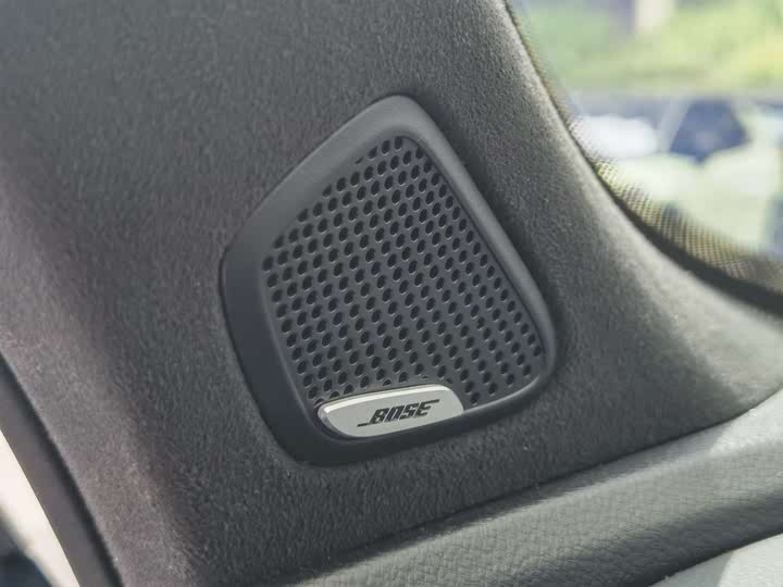 Фото 24 - Geely Monjaro