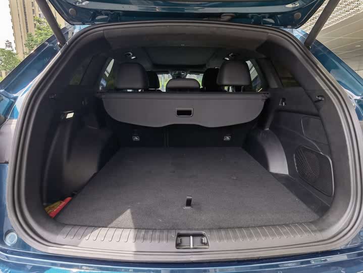 Фото 25 - Geely Monjaro