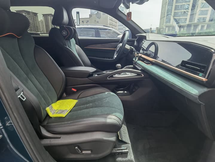 Фото 27 - Geely Monjaro