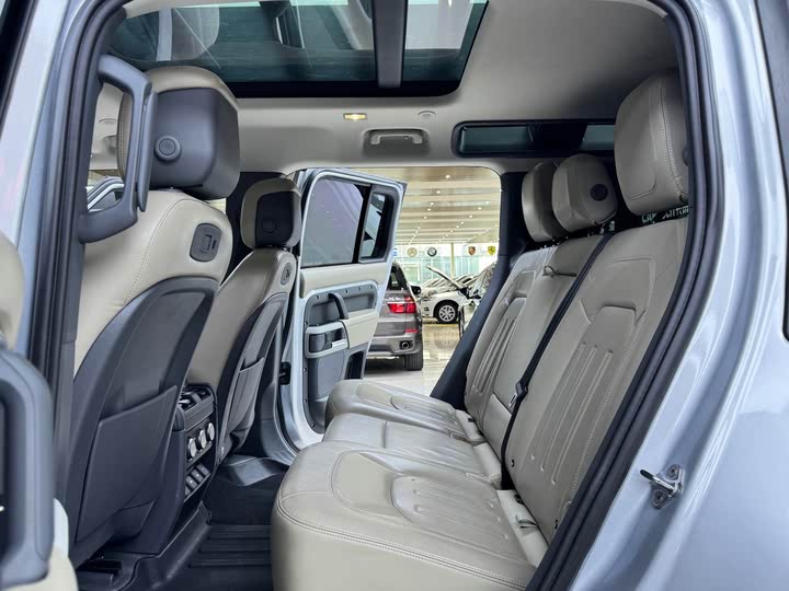 Фото 11 - Land Rover Defender