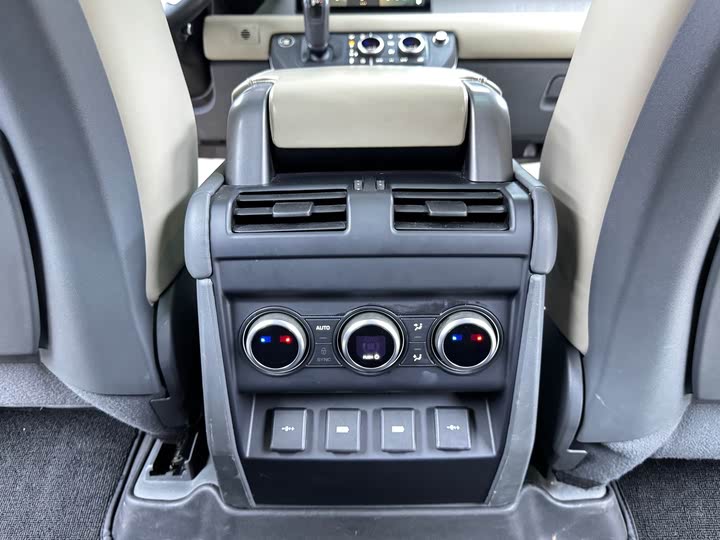 Фото 13 - Land Rover Defender